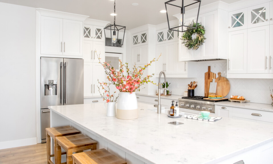 https://www.decoraid.com/wp-content/uploads/2021/04/white-kitchen-interior-scaled-958x575.jpeg