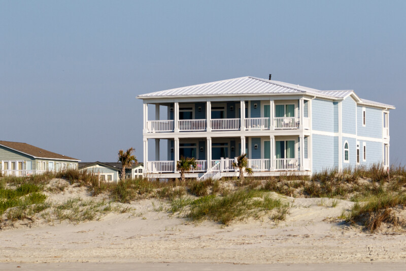 How To Create Your Own Idyllic Beach House - Décor Aid